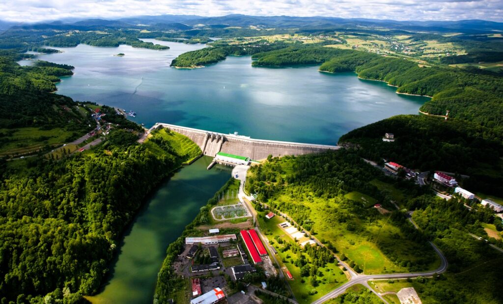 Elektrownie Wodne – Stabilność Energetyki OZE