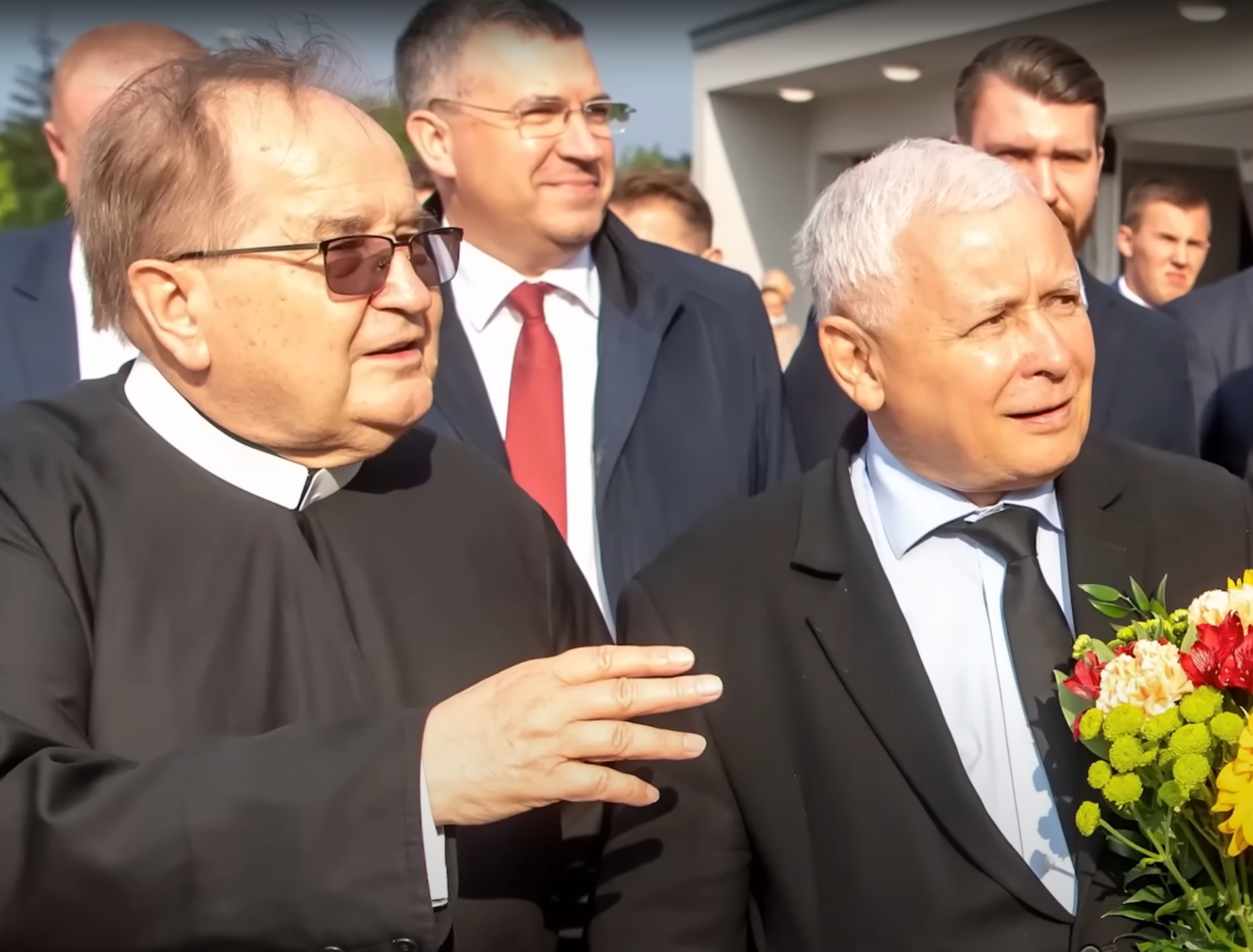 Złoty biznes Ojca Tadeusza. Fundacje ojca Rydzyka z olbrzymimi zyskami.