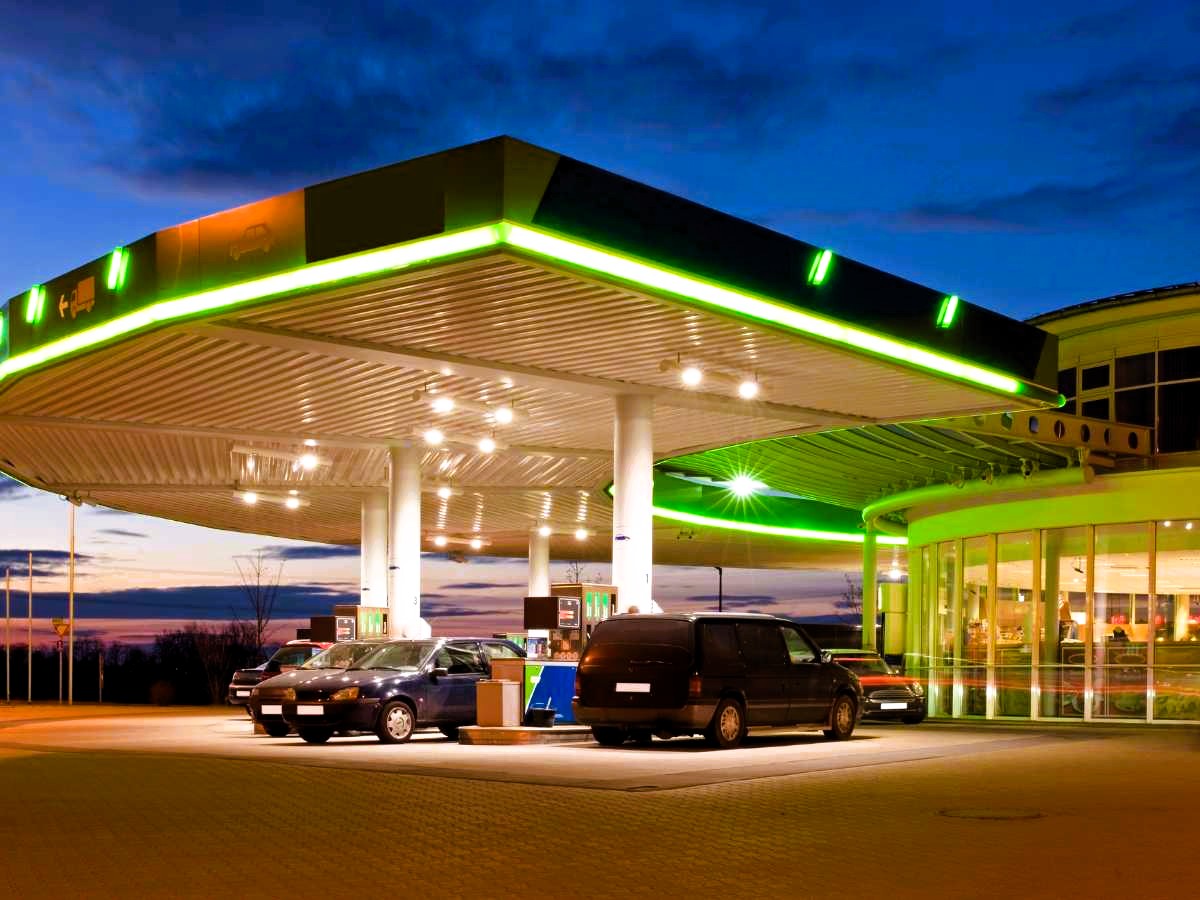 Separator substancji ropopochodnych – dobór i eksploatacja na parkingach i stacjach