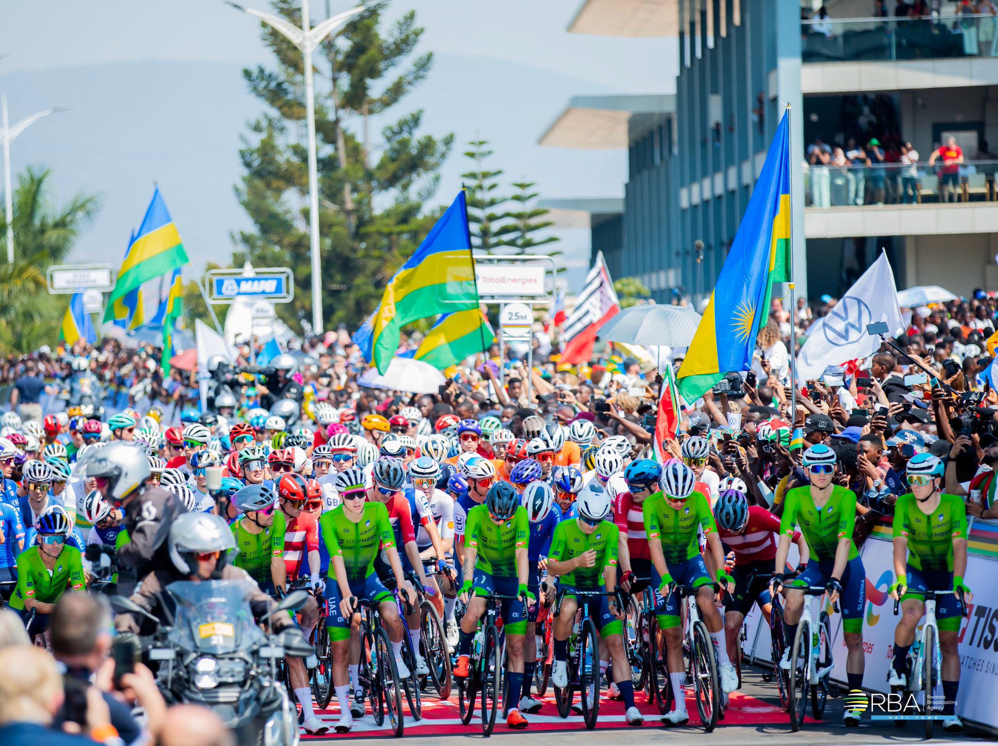 Afrykańska historia w kolorach tęczy! Mistrzostwa Świata w Kolarstwie 2025 i polski akcent