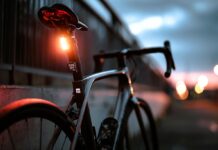 Bezpieczne światło na każdą trasę lampki rowerowe bez tajemnic