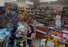 Napad na sklep (z maczetami)- inżynierowie? tak ale z PGRu