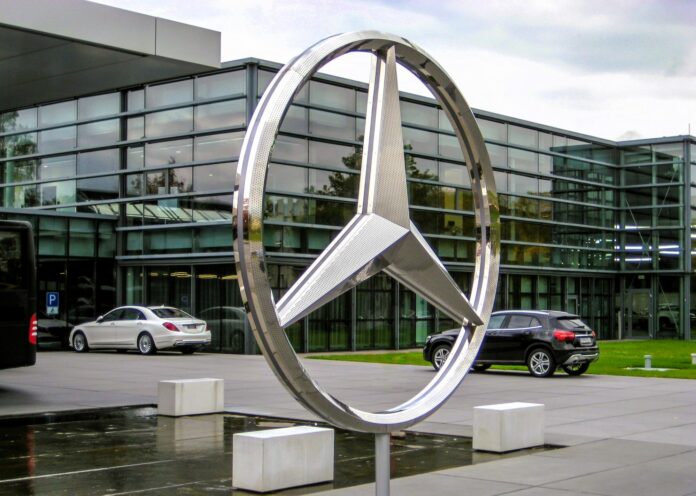 Mercedes przenosi produkcję do Polski