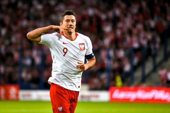 Polska Holandia 1-1 ale w piciu 1-0 Polska Holandia 1:1 ale w piciu 1:0 Zaskakujący remis Polski z Holandią i... kontrowersje wokół działaczy PZPN! Czy to impreza, czy zwykła kolacja? Przeczytaj, co na ten temat mówi PZPN. Sprawdź, jak sprawa ma się naprawdę! Wszystko znajdziesz na naszej stronie, a sportowe emocje w naszym radiu DAB+.