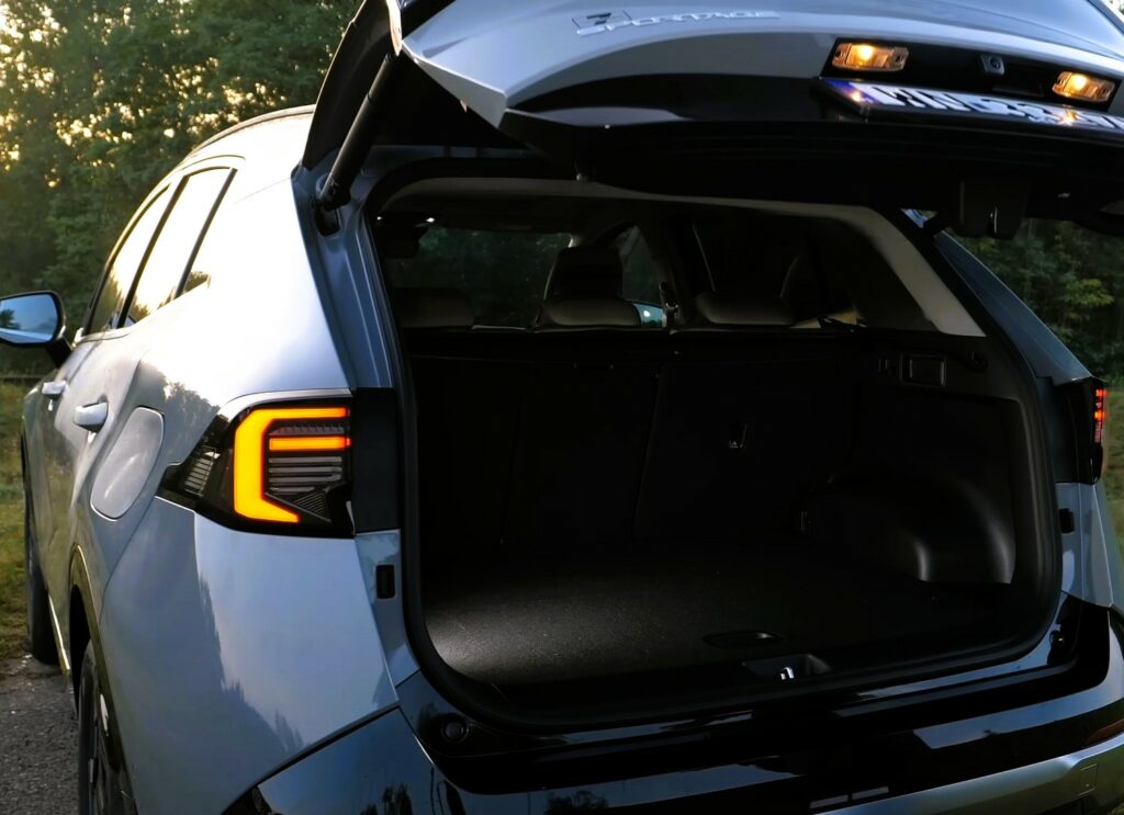 Rodzinny SUV kia sportage przestronny bagażnik