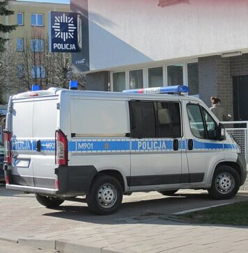 Makabryczne odkrycie nad Bałtykiem - Dryfujące ciało w Zatoce Puckiej