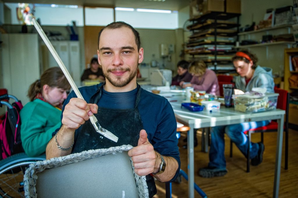 Sejm jednogłośnie za wsparciem osób z niepełnosprawnościami. Nowe przepisy uratują wiele miejsc pracy