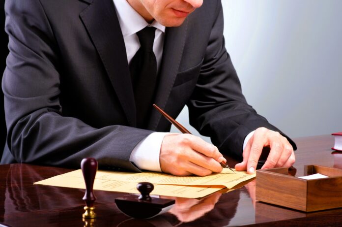 Niepełnosprawny pozbawiony mieszkania podstępem przez działacza PiS i wicestarostę