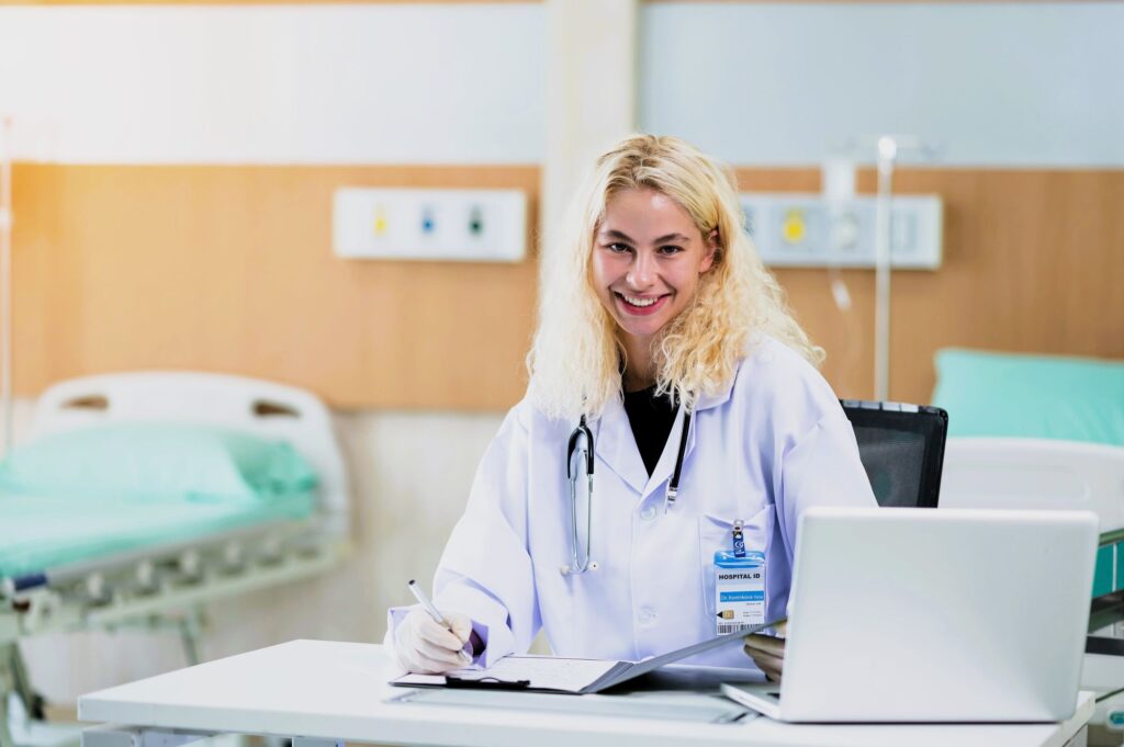 TikTokowe Porady Piękności prowadzące do katastrofy, nie rób zabiegów upiększających na własną rękę