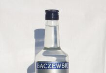 Skandal w Kole Prokurator pił alkohol na komendzie przed wypadkiem z naczelnikiem wydziału dochodzeniowo-śledczego