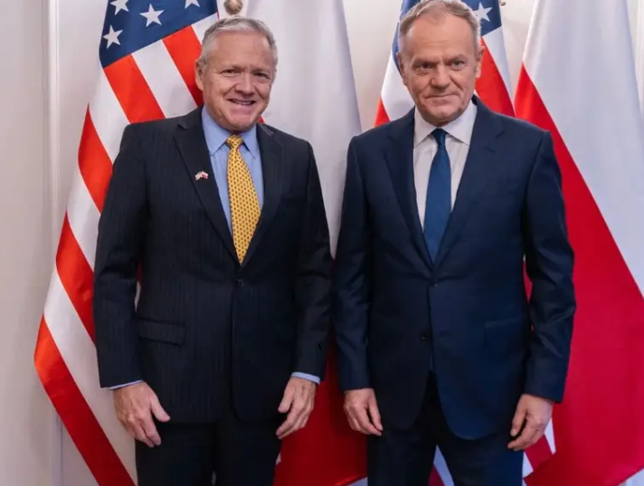 Tom Rose – Donald Tusk: Przyjaźń Lekko Szorstka