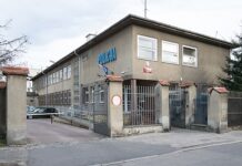 Skandal seksualny na komendzie w Piasecznie: Dowódca aresztowany Skandal seksualny na komendzie w Piasecznie Dowódca aresztowany