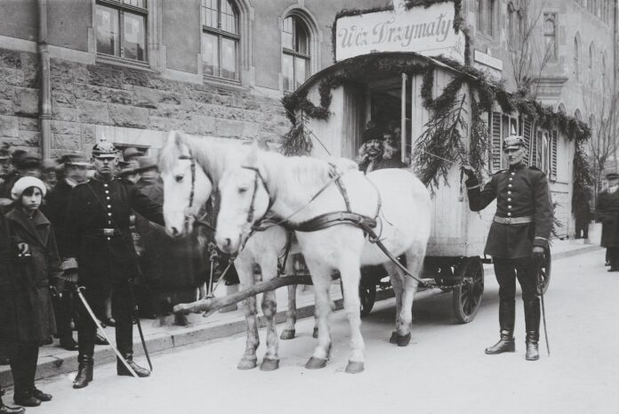 Tragedia rugów i płacz wygnańców - Wóz Drzymały