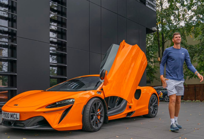 Hubert Hurkacz ambasadorem marki McLaren