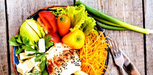 Najbezpieczniejsze warzywa na surowo, kalarepa i topinambur