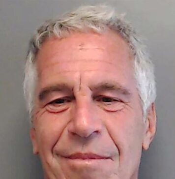 Najważniejsze fakty w sprawie Jeffreya Epsteina: ujawnione akta i nazwiska, w których pojawia się m. in. Donald Trump Najważniejsze fakty w sprawie Jeffreya Epsteina ujawnione akta i nazwiska, w których pojawia się m. in. Donald Trump