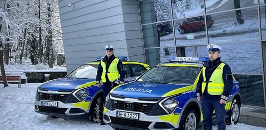 Pędziła 200 km na godzinę bo jak tłumaczyła, chciała zdążyć na paznokcie Pędziła 200 km na godzinę bo jak tłumaczyła, chciała zdążyć na paznokcie