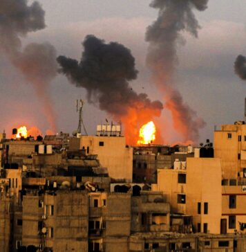 Sex z widokiem na bombardowanie Sex z widokiem na bombardowanie