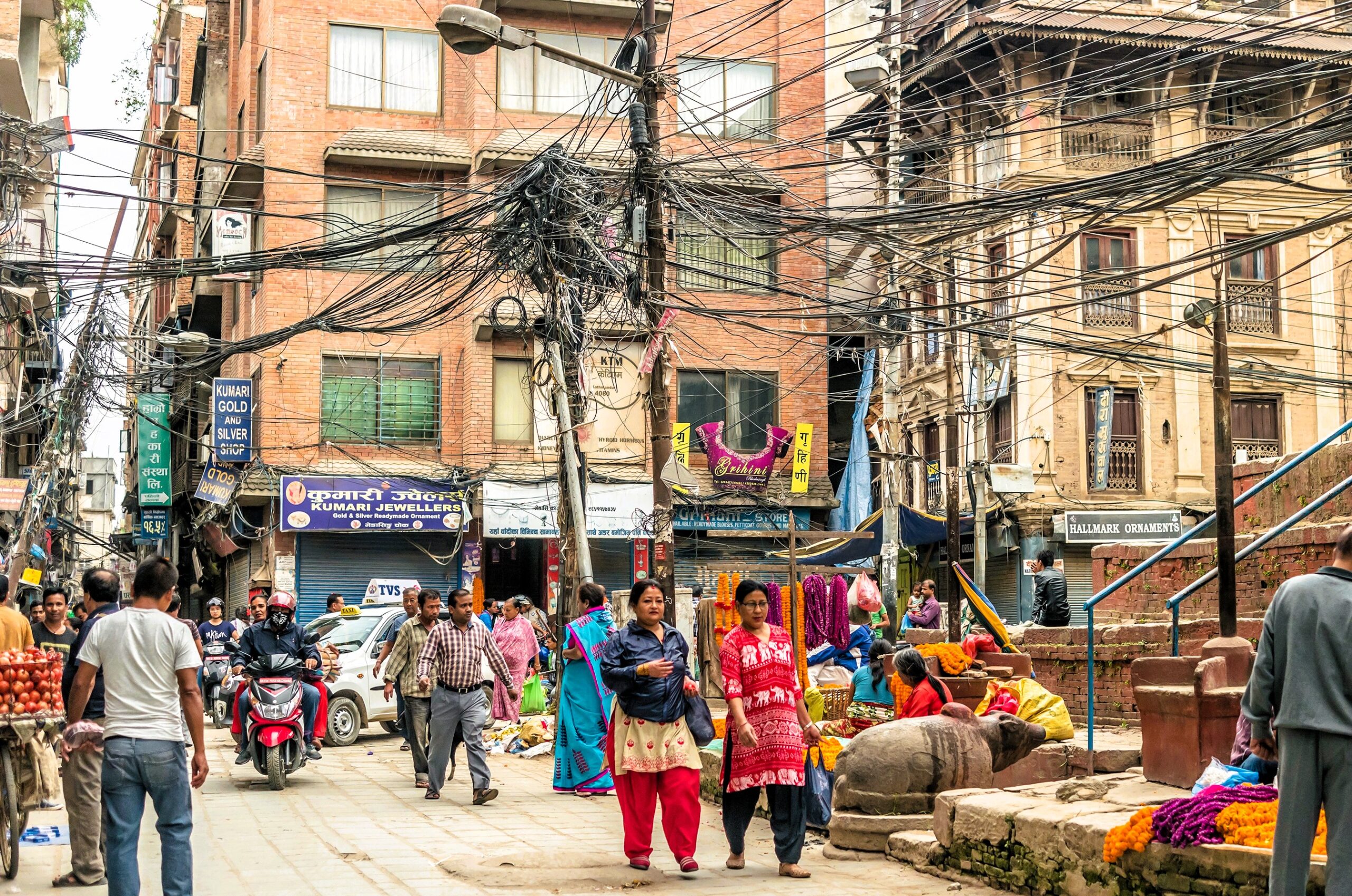 Kontrasty ekonomiczne między Polską a Nepalem