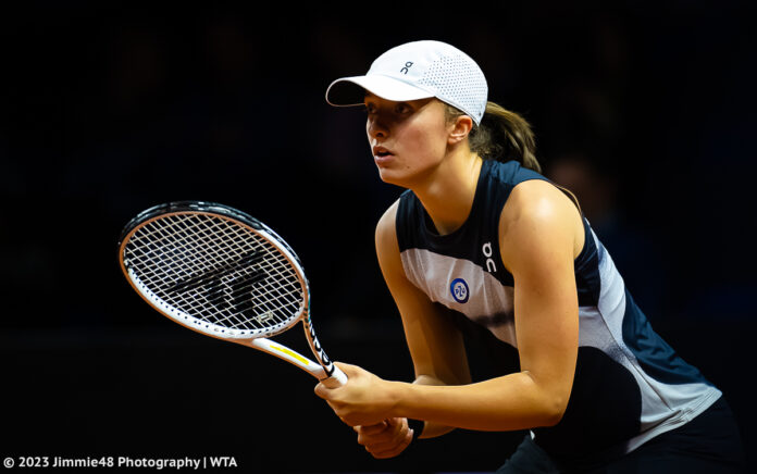 Iga Świątek zaczyna sezon z nowym trenerem.