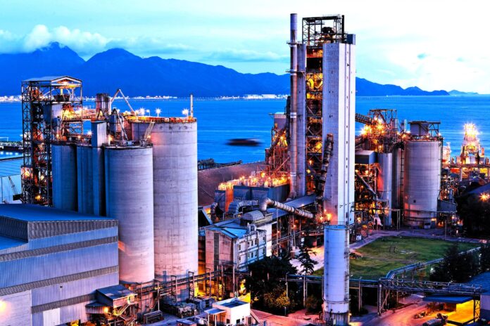 Jak unijne regulacje niszczą polską gospodarkę - cementownie