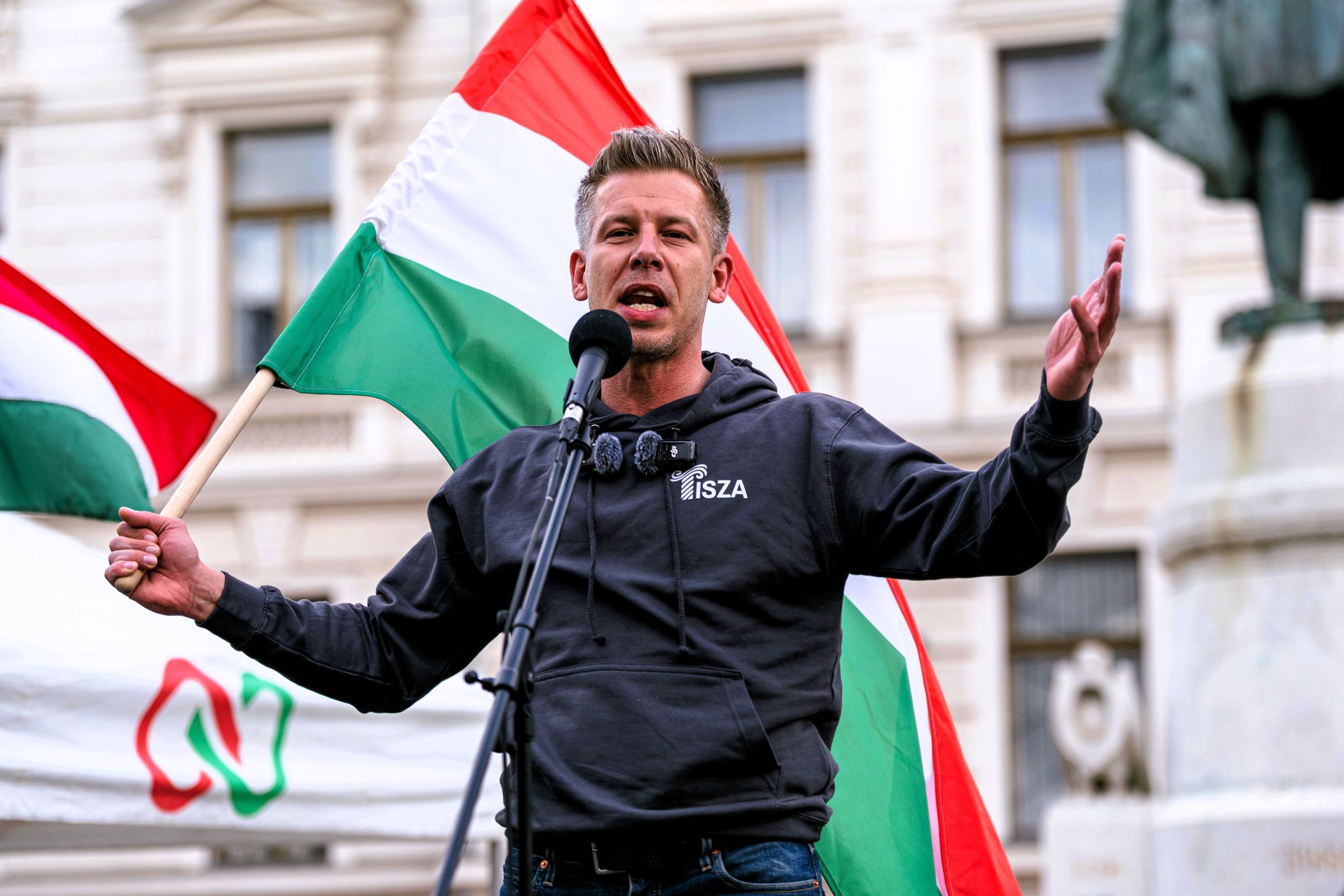 Kim jest Peter Magyar?