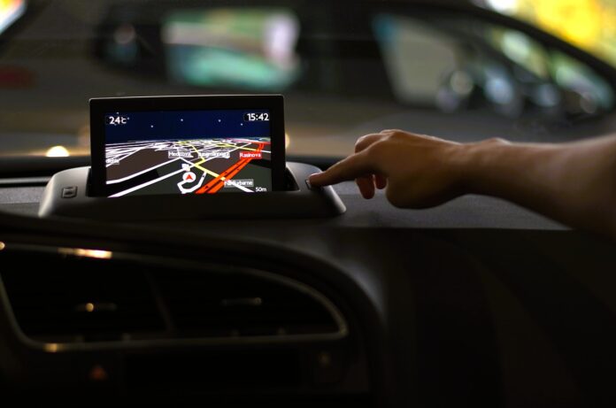 Monitoring GPS w firmie — ile kosztuje wdrożenie i jakie oszczędności przynosi?