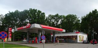 Niższe ceny paliw na piątek 17 kwietnia – sprawdź nowe stawki