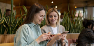 Era Phygital w Polsce