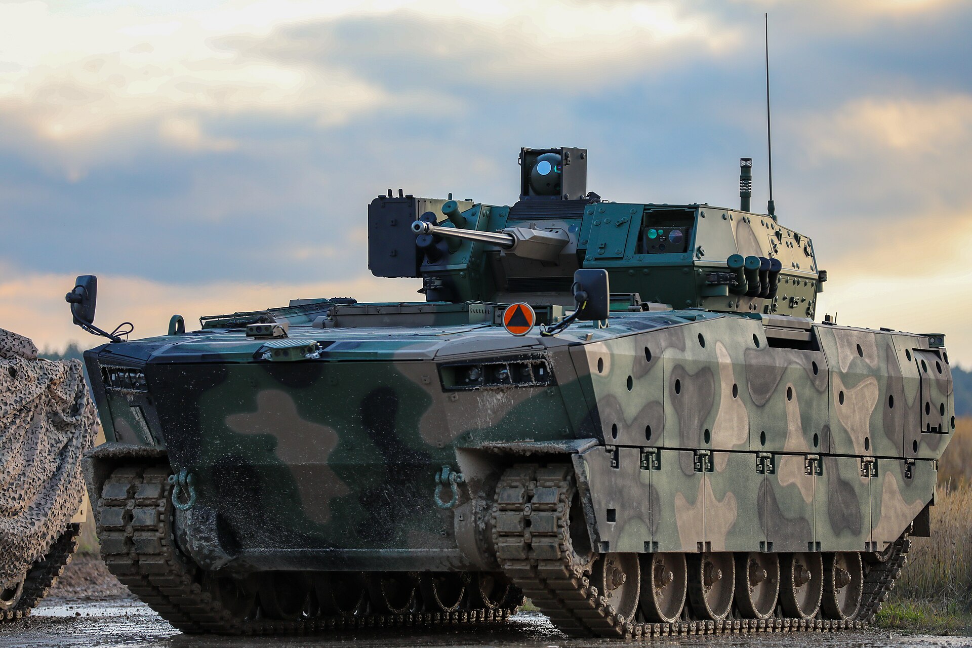 Transporter Opancerzony Borsuk hitem targów Eurosatory