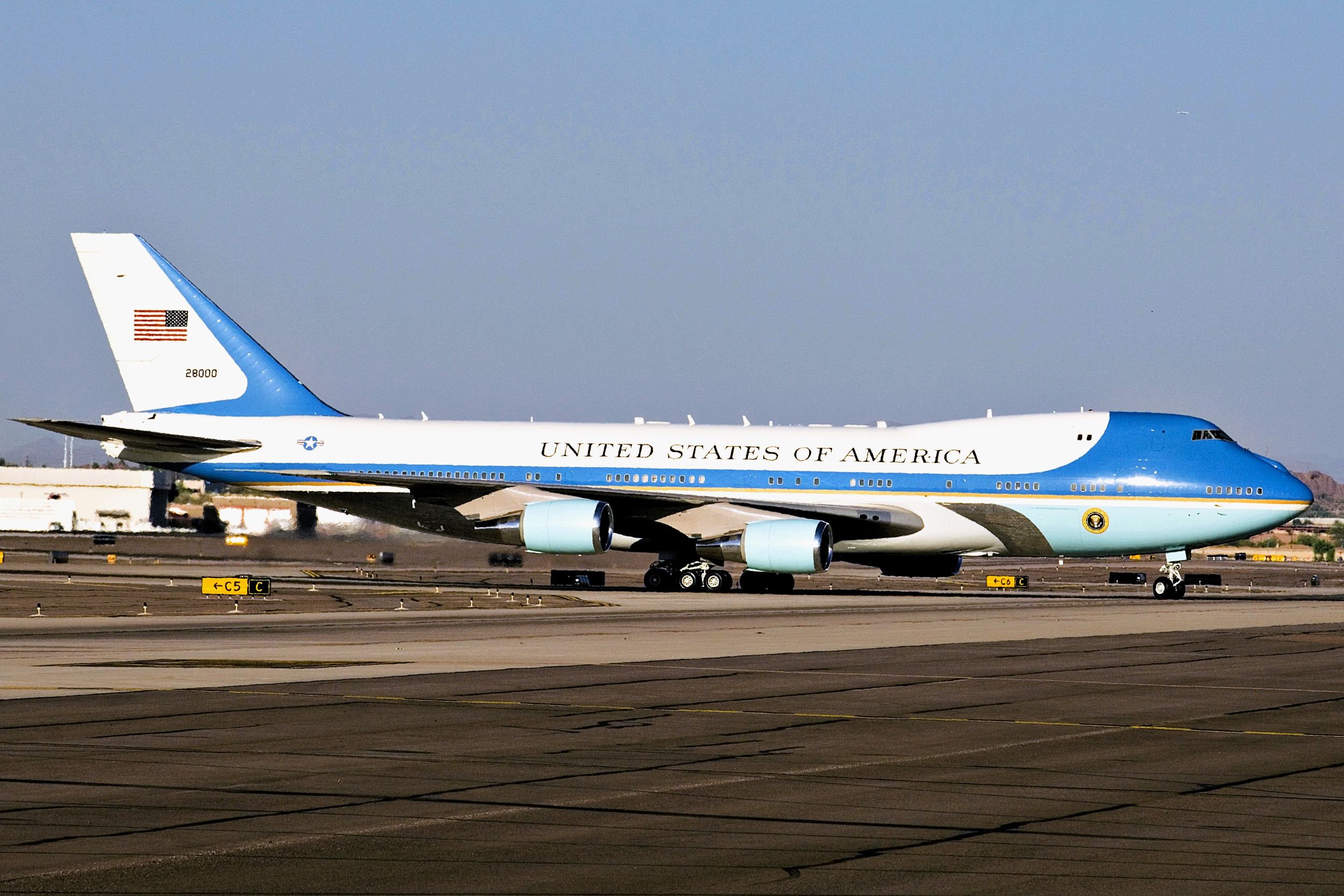 Air Force ONE – PODNIEBNA TWIERDZA APOKALIPSY