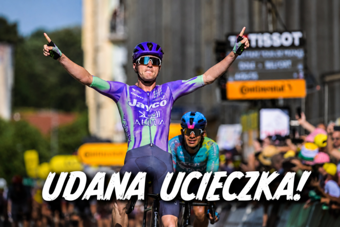 Mauro Schmid triumfuje po ucieczce.