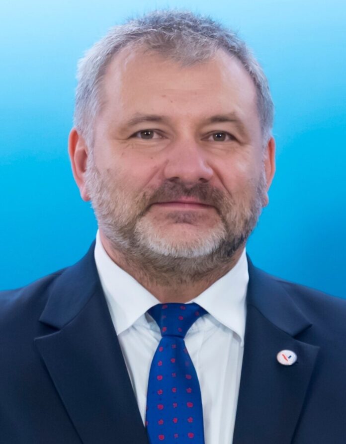 Pijany kierowca na A1 opuścił areszt bez zarzutów – skandal w Prokuraturze Rejonowej w Lublińcu i reakcja Waldemara Żurka