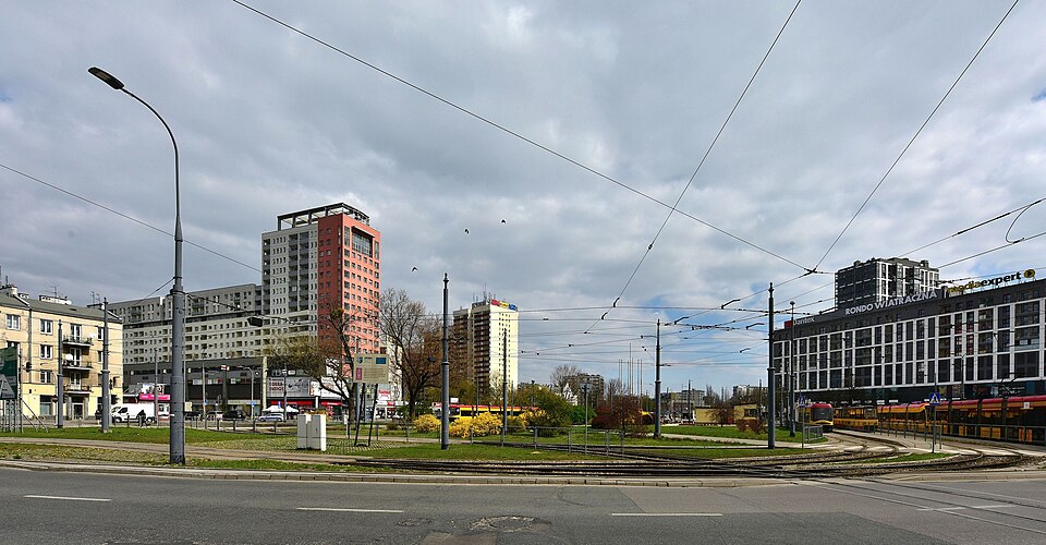 Wykolejenie tramwaju w Warszawie i utrudnienia w ruchu