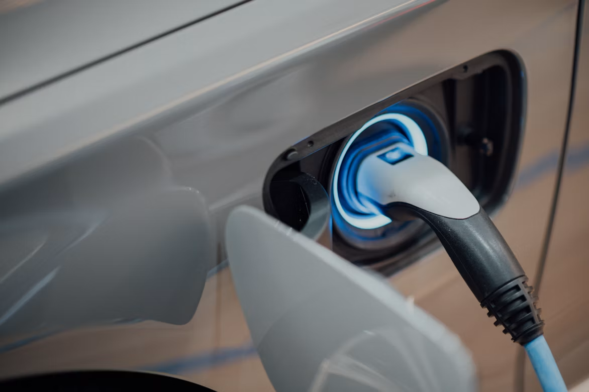 Jak samochody elektryczne szybko zmieniają europejski rynek motoryzacyjny