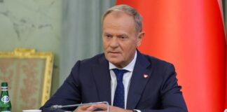 Wyższy VAT na wodę bije po kieszeniach Polaków, podczas gdy słodki syrop ma taryfę ulgową - premier uwielbia Cisowiankę dlatego podwyższył jej podatek