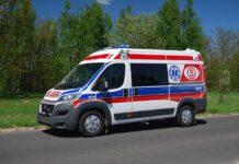 Tragiczny wypadek na DK50 pod Otwockiem – Jedna osoba nie żyje Tragiczny wypadek na DK50 pod Otwockiem - Jedna osoba nie żyje