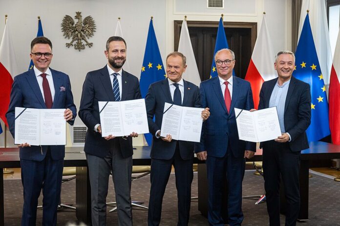 Wspólna lista koalicji rządzącej podzieliła Polaków - Mamy najnowszy sondaż