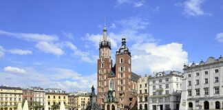 Nowy sondaż przedwyborczy w Krakowie zapowiada zaciętą walkę