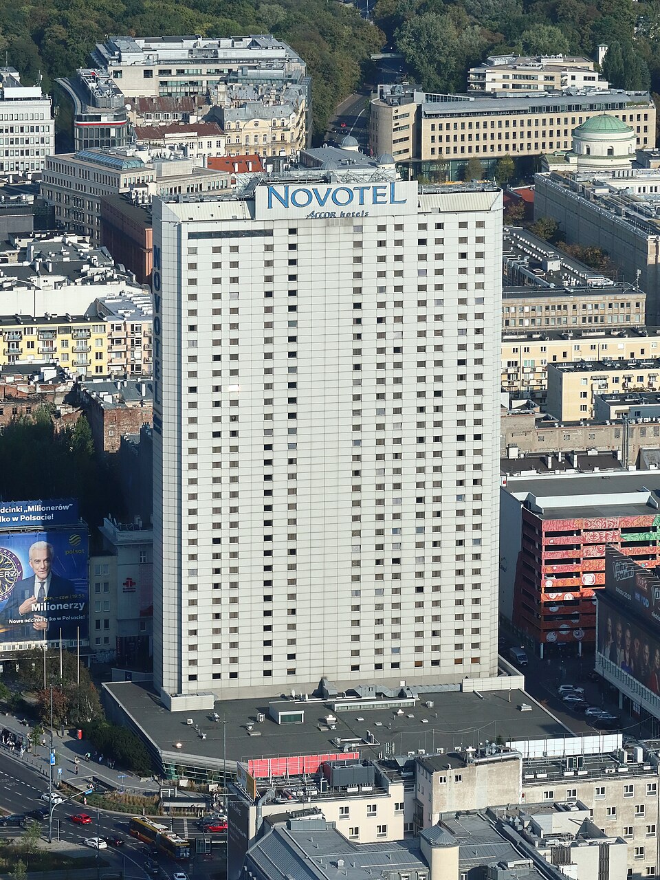 Dzisiejszy atak nożownika w centrum Warszawy – Trwa obława