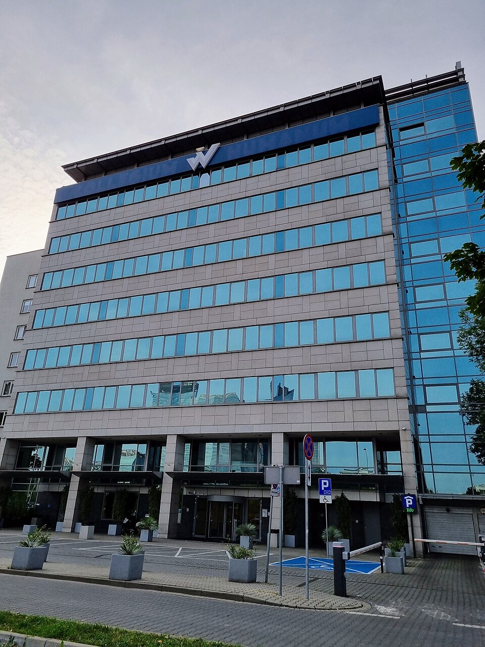 Proces w sprawie Collegium Humanum odroczony do grudnia