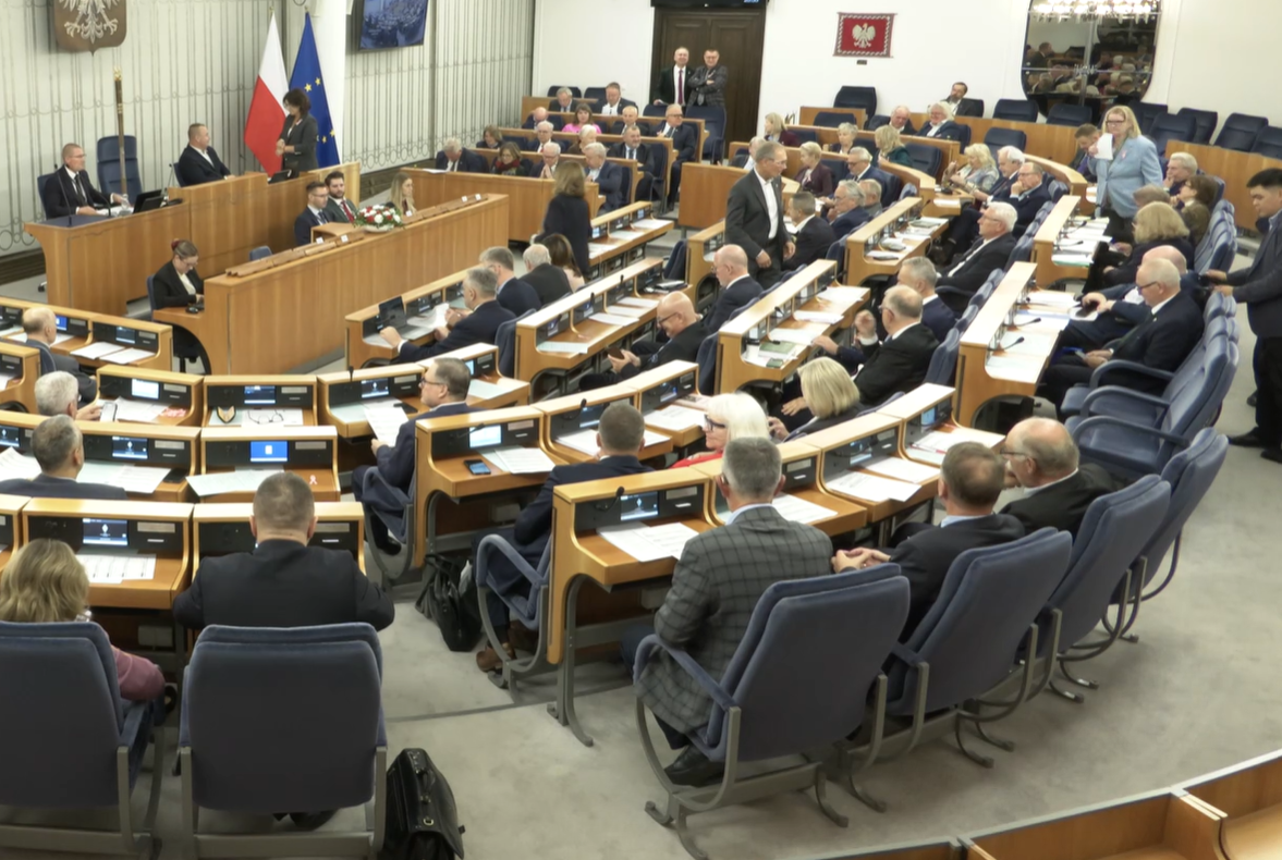 Ustawa o asystencji osobistej po poprawkach Senatu. Co realnie zmieniają nowe zapisy?