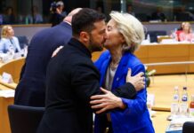 Unia Europejska podjęła historyczną decyzję o przekazaniu gigantycznych funduszy na ukraiński przemysł zbrojeniowy. Tym razem europejskie fabryki nie będą realizować tych zamówień na swoim terenie. Cały strumień gotówki płynie bez pośredników prosto do prezydenta Wołodymyra Zełenskiego miliardy dla ukrainy